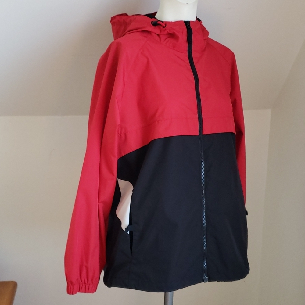 Dunbrooke Ladies Packable Black & Red Hooded Windbreaker Jacket. Size L